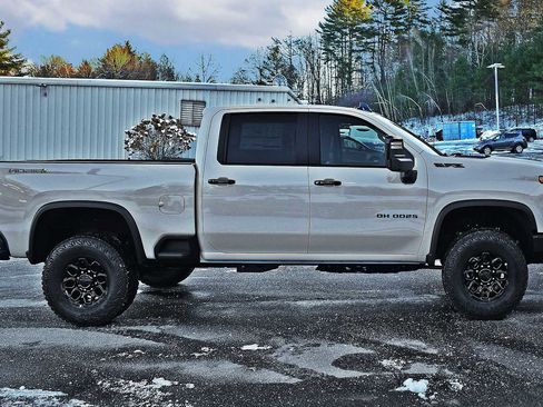New 2026 Chevrolet Silverado 2500 ZR2 w/ ZR2 Bison Edition image 6