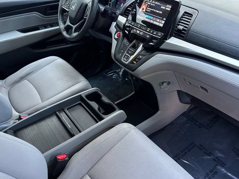Used 2018 Honda Odyssey EX image 16