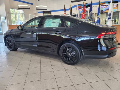 New 2025 Honda Accord SE image 6