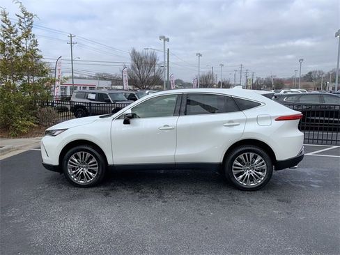 Used 2022 Toyota Venza Limited image 5