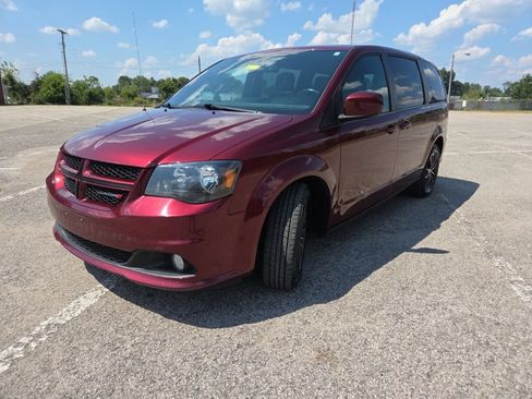 Used 2018 Dodge Grand Caravan GT FWD image 3
