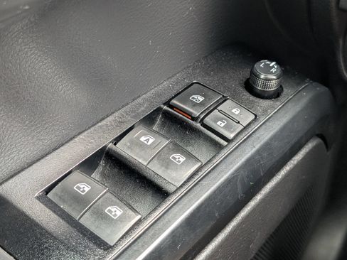 Used 2022 Toyota Tacoma SR AWD/4WD image 16