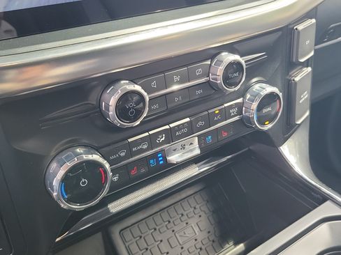Used 2023 Ford F150 Lariat w/ Equipment Group 502A High AWD/4WD image 25