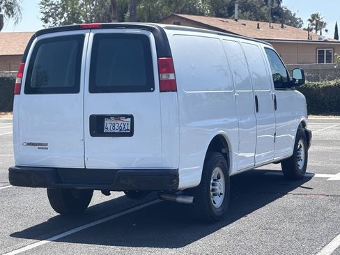 Used 2016 Chevrolet Express 2500 RWD image 8
