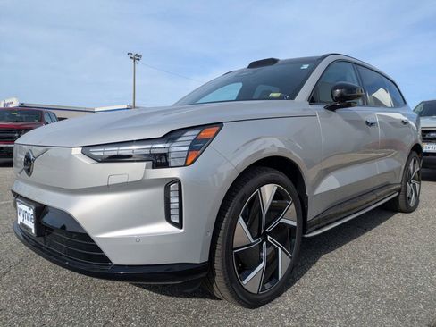 New 2025 Volvo EX90 Ultra image 8