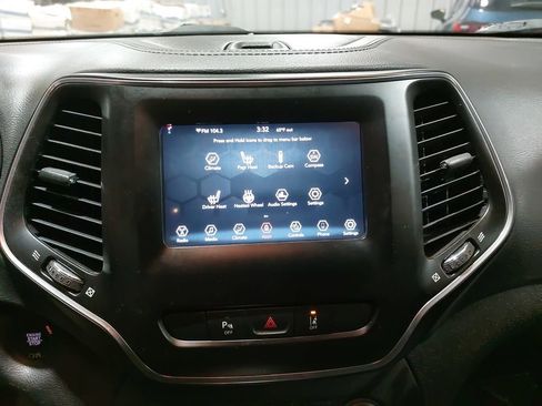 Used 2021 Jeep Cherokee Latitude Lux image 22