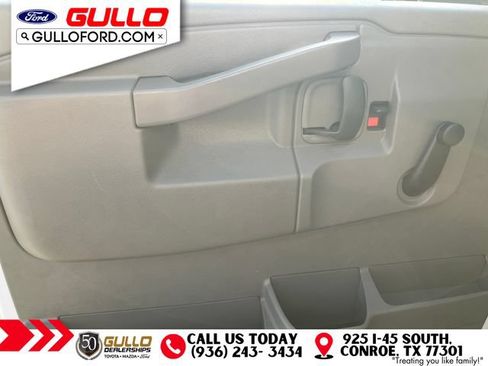 Used 2022 Chevrolet Express 3500 w/ Driver Convenience Package RWD image 15