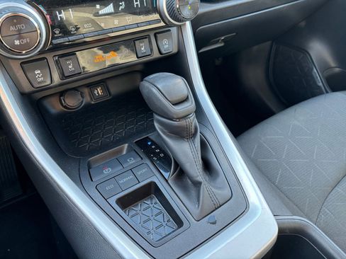 Used 2025 Toyota RAV4 XLE image 41