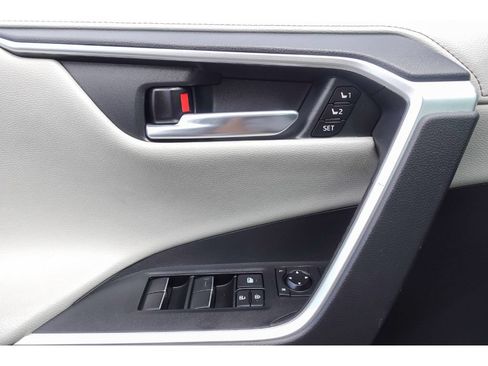 Certified 2021 Toyota RAV4 Limited AWD/4WD image 11