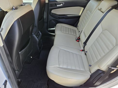 Used 2016 Ford Edge SEL w/ Equipment Group 201A image 9