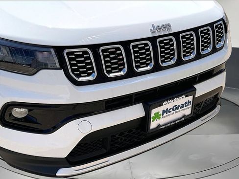 Used 2025 Jeep Compass Limited AWD/4WD image 32