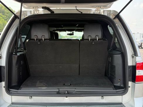 Used 2012 Lincoln Navigator 2WD image 21