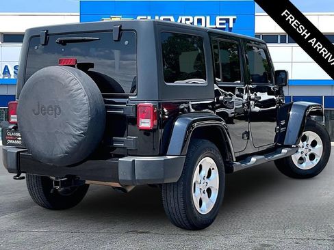 Used 2014 Jeep Wrangler Unlimited Sahara AWD/4WD image 17