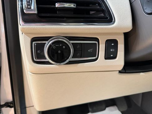 Used 2018 Lincoln Navigator Reserve w/ Technology Package image 45