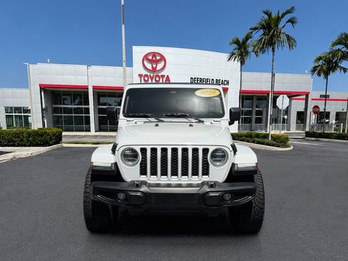 Used 2020 Jeep Gladiator Overland AWD/4WD image 2