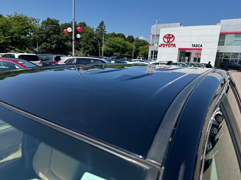 Used 2023 Toyota RAV4 LE AWD/4WD image 43
