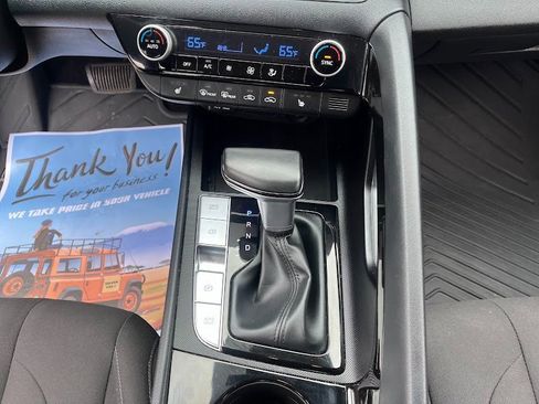 Used 2023 Hyundai Elantra SEL w/ Convenience Package image 20