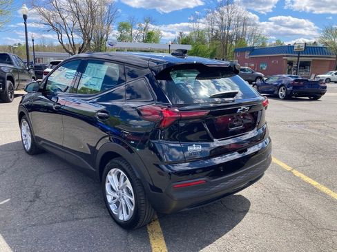 New 2027 Chevrolet Bolt LT w/ Comfort Package FWD image 5