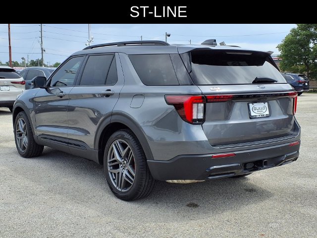 Used 2026 Ford Explorer ST-Line w/ ST-Line Street Pack RWD image 8