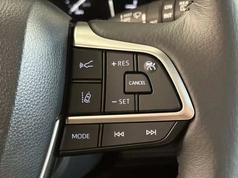 New 2026 Toyota Sienna XLE image 30