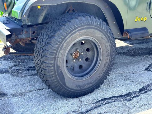 Used 1995 Jeep Wrangler S image 2