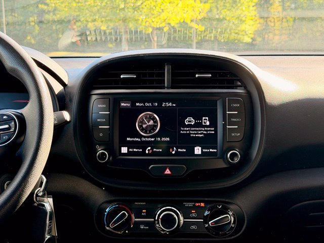 Used 2025 Kia Soul LX FWD image 21