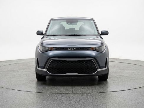 Used 2025 Kia Soul LX w/ LX Technology Package image 2