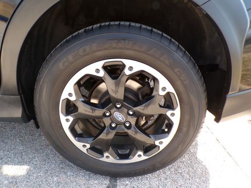 Used 2022 Subaru Crosstrek 2.0i Premium w/ Moonroof Package image 9