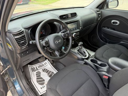 Used 2018 Kia Soul + FWD image 9