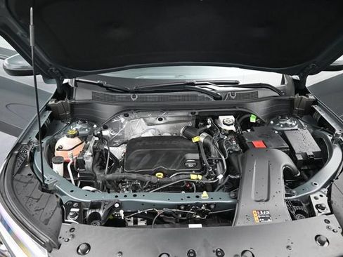 Used 2025 Chevrolet Trax LT FWD image 20