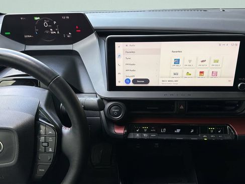 Used 2024 Toyota Prius Prime Premium FWD image 20