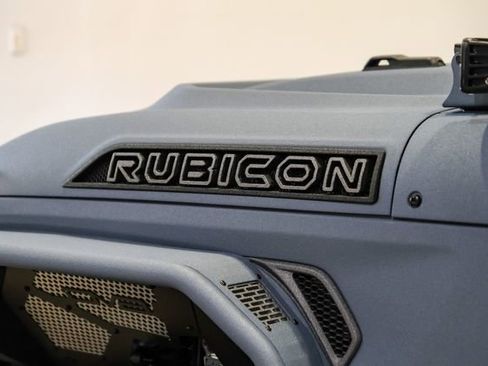 Used 2025 Jeep Wrangler Unlimited Rubicon w/ Technology Group image 77