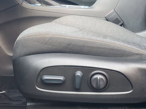 Used 2022 Chevrolet Equinox LT FWD image 6
