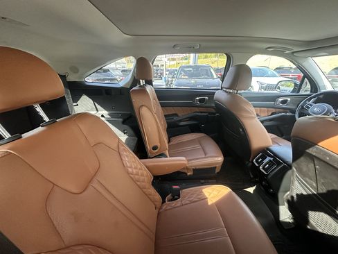 Used 2021 Kia Sorento SX Prestige image 12