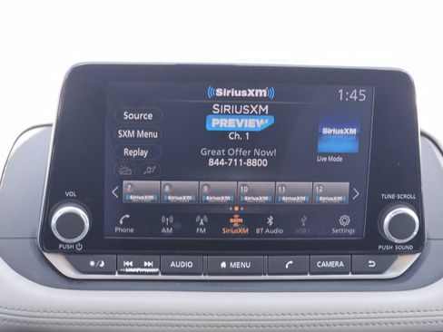 Used 2025 Nissan Rogue SV AWD/4WD image 14