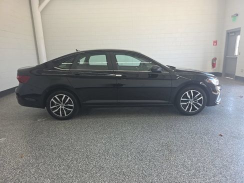 New 2026 Volkswagen Jetta SE FWD image 6