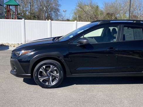 Used 2024 Subaru Crosstrek 2.0i Premium image 2