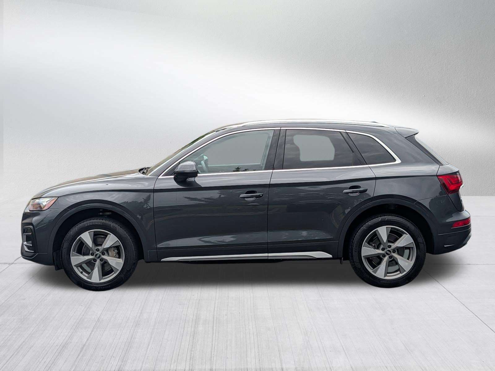 Used 2023 Audi Q5 2.0T Premium Plus w/ Premium Plus Package AWD/4WD image 4