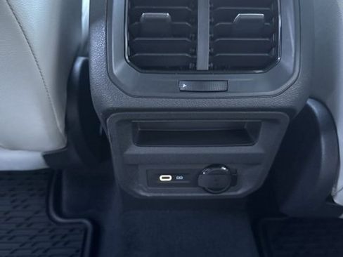 Used 2021 Volkswagen Tiguan SE R-Line image 15