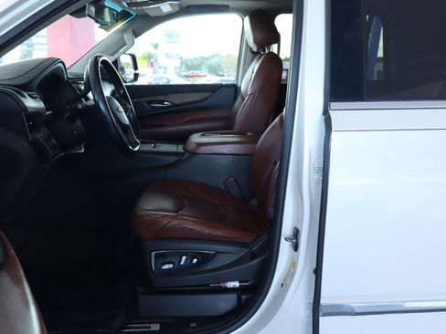 Used 2015 Cadillac Escalade Premium image 15