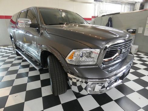 Used 2019 RAM 1500 Laramie AWD/4WD image 4