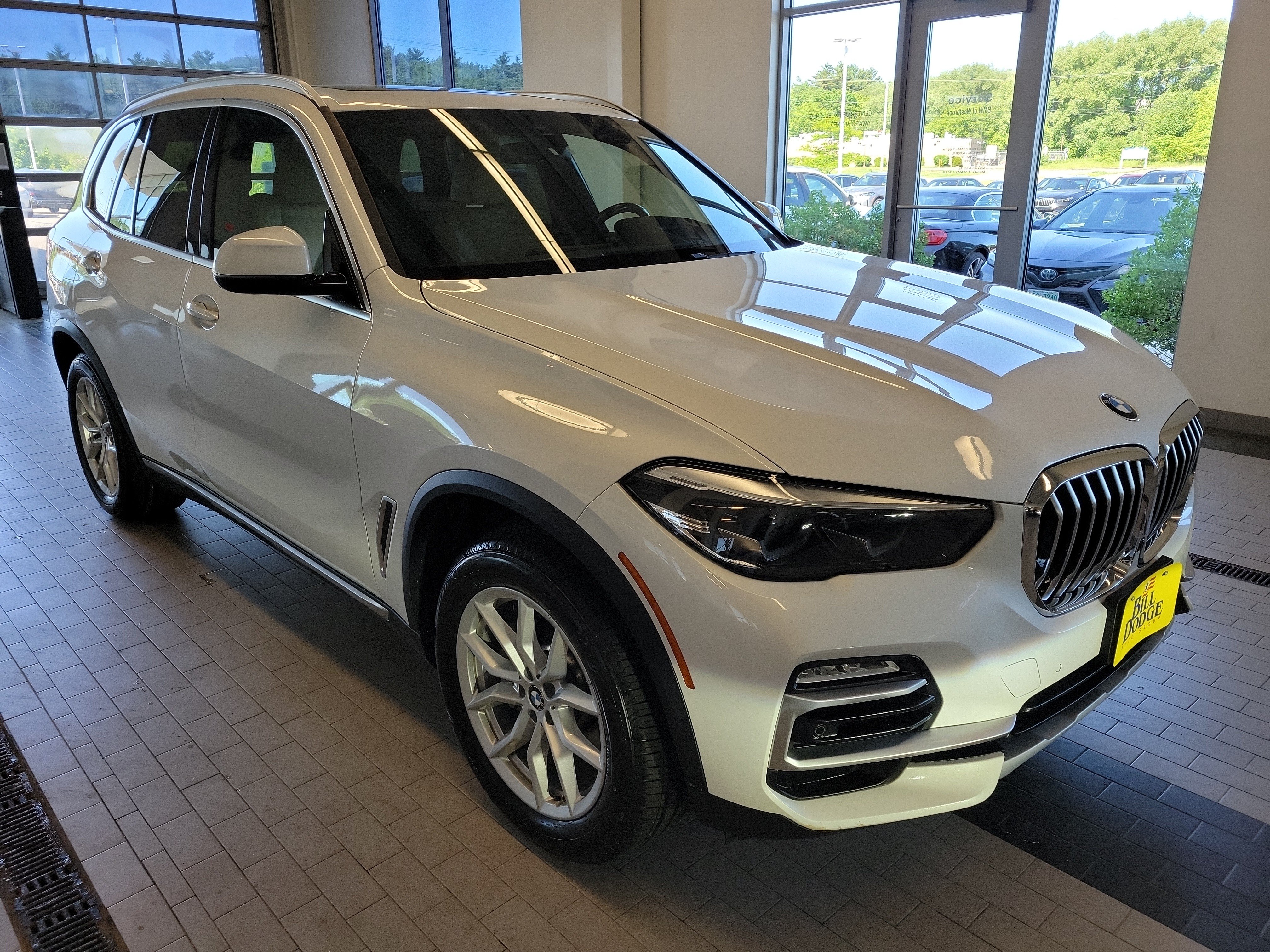 Used 2021 BMW X5 xDrive40i w/ Convenience Package AWD/4WD image 3
