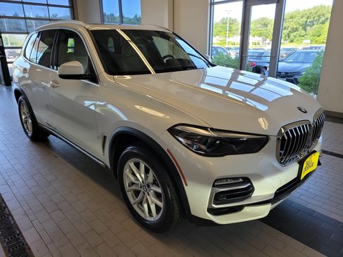 Used 2021 BMW X5 xDrive40i w/ Convenience Package AWD/4WD image 3