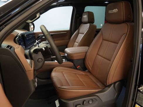 New 2026 Chevrolet Tahoe High Country AWD/4WD image 3