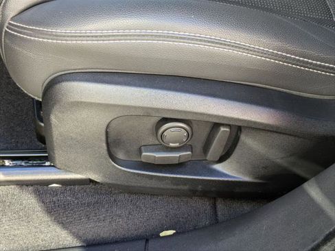 Used 2024 Jaguar F-PACE R-Dynamic S image 23