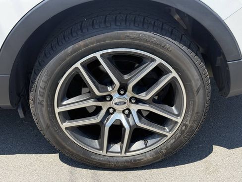 Used 2017 Ford Explorer Sport w/ Equipment Group 401A AWD/4WD image 38
