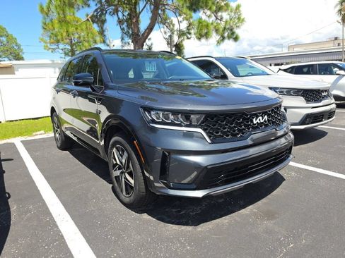 Certified 2023 Kia Sorento S FWD image 1