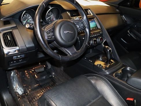 Used 2020 Jaguar E-PACE SE image 64