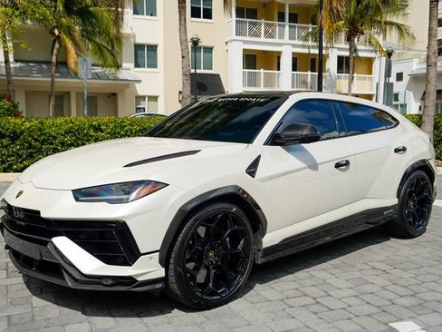 Used 2023 Lamborghini Urus Performante image 9