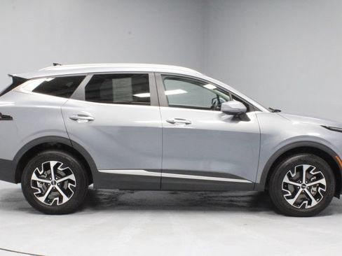 Used 2025 Kia Sportage EX AWD/4WD image 8